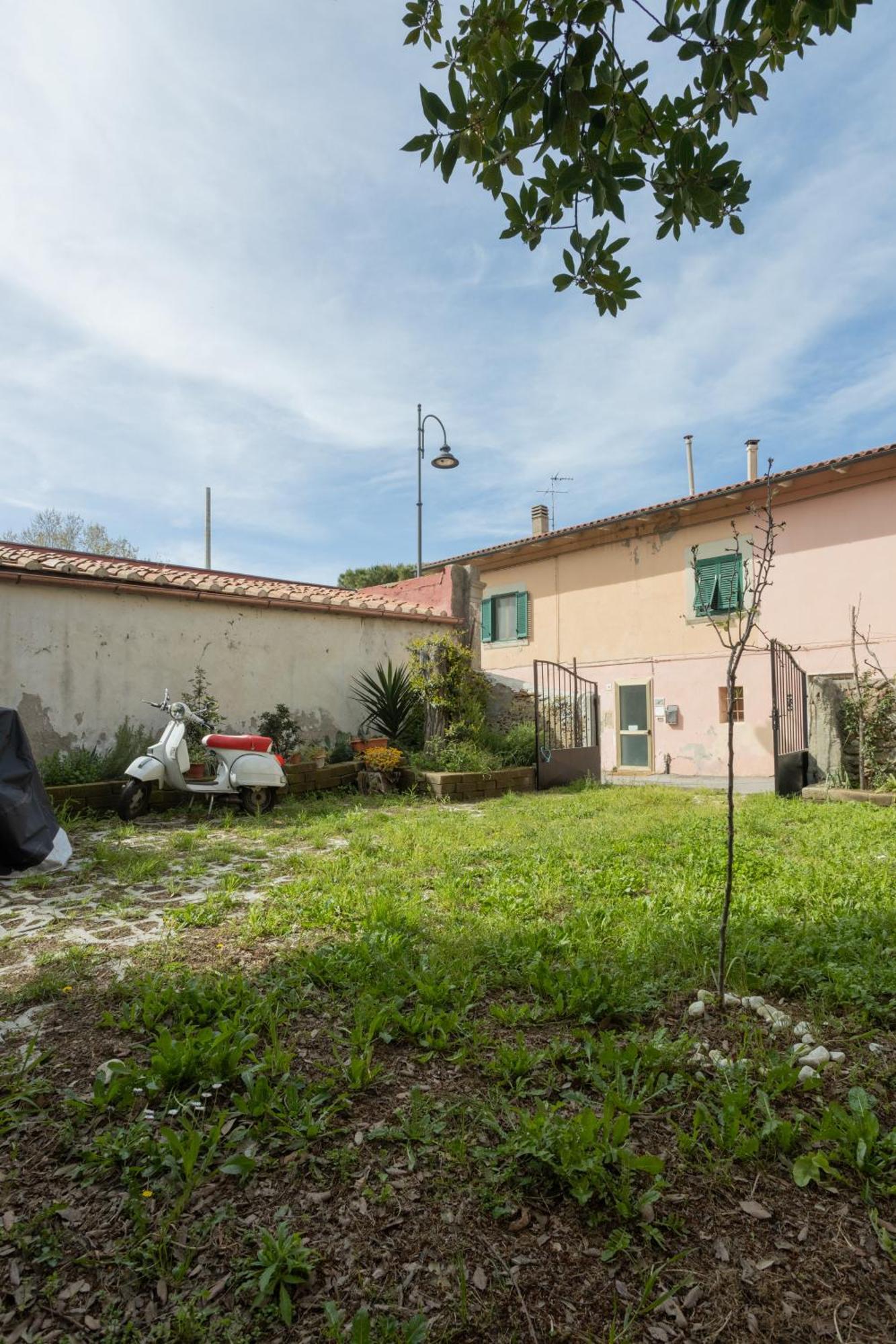 L'Originario Salviano Family Apartment Livorno Exterior photo